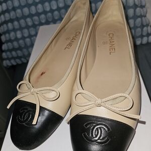CHANEL Beige and Black Leather Flats